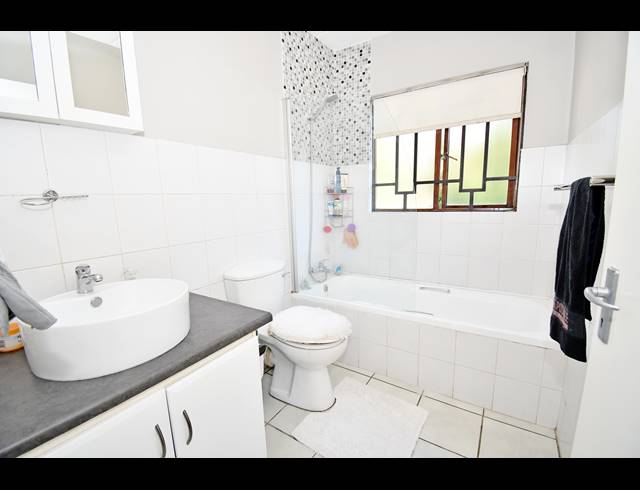 1 BEDROOM APARTMENT FOR SALE IN CRAIGHALL